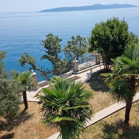 Biser Bed & Breakfast 4*