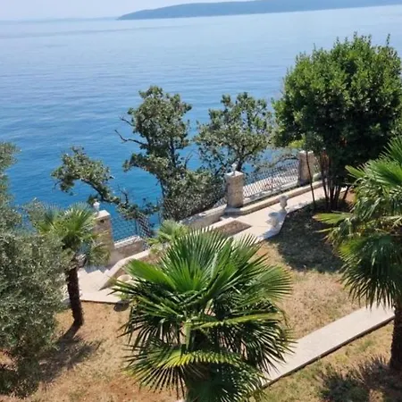 Biser Bed and breakfast 4*